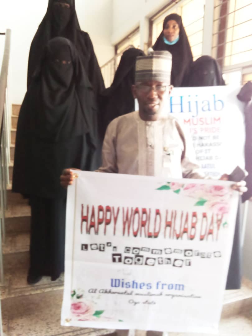 World Hijab Day Makinde S Aide Distributes 250 Hijabs In Ibadan Goal Poacher News