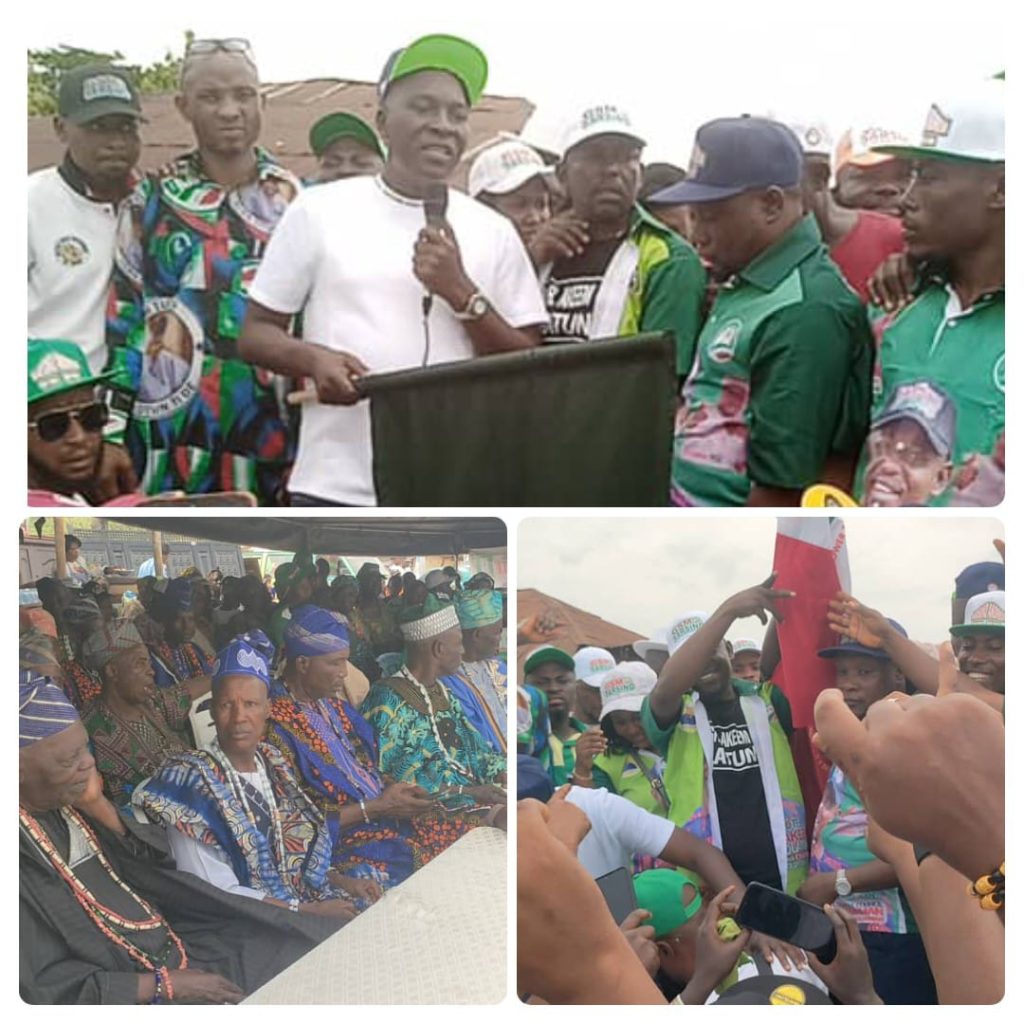 LG Poll: Mammoth Crowd As PDP Presents Party’s Flag to Akeem Olatunji in Oluyole LG