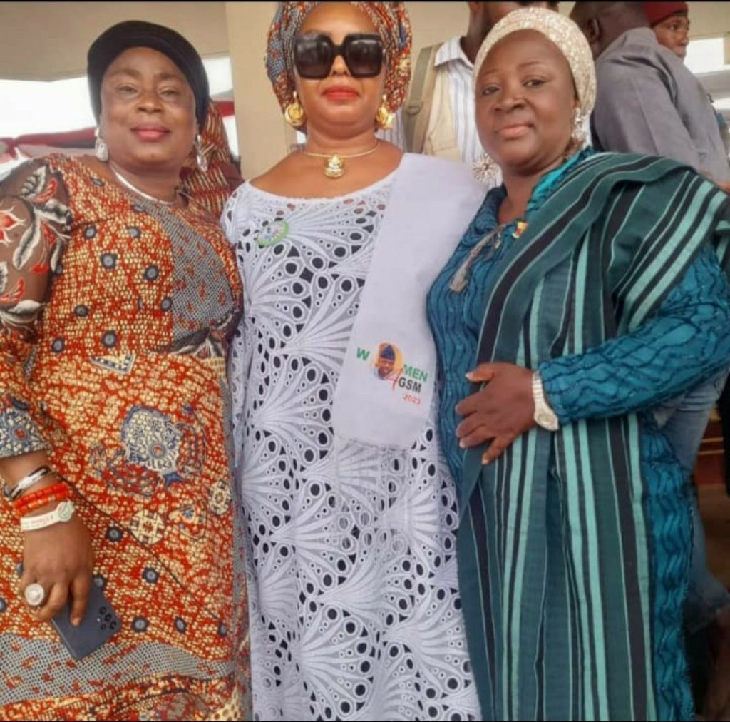 Mrs Toyin Balogun Felicitates Oyo PDP Women Leader, Wulemot on Birthday Anniversary