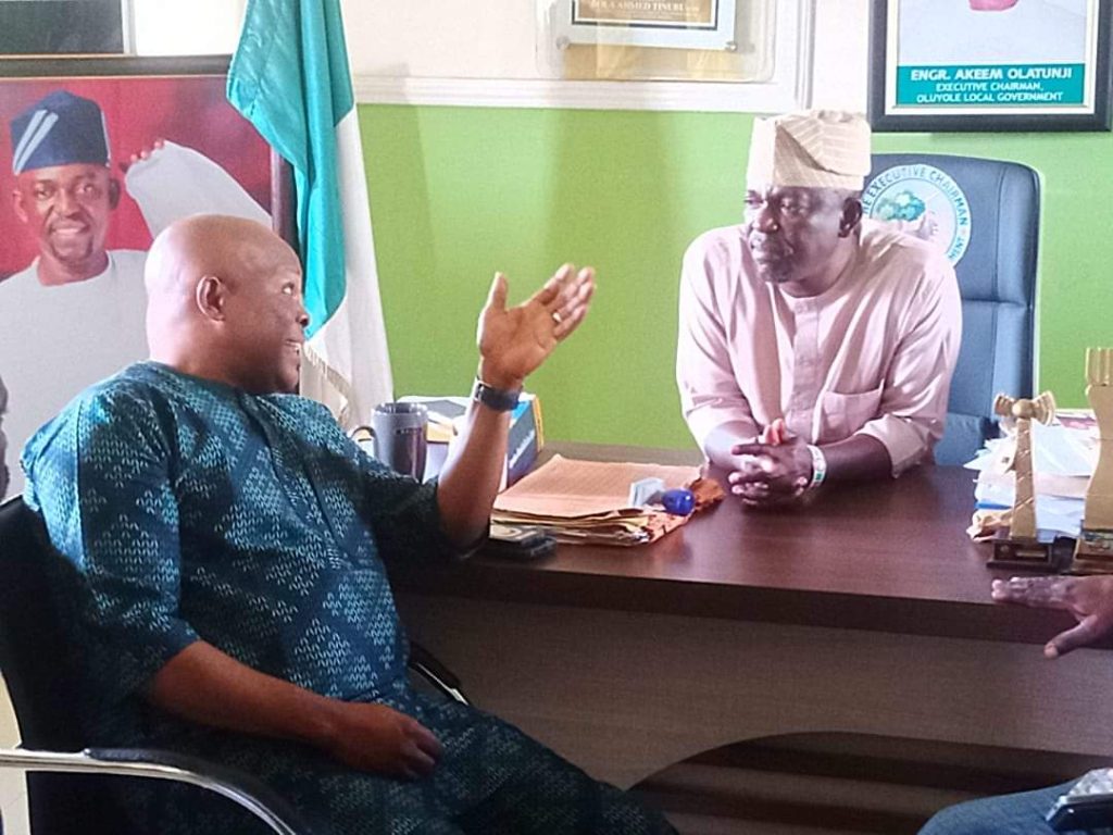 Akeem Olatunji Hosts Leading Opposition Leader in Oluyole, Alesinloye
