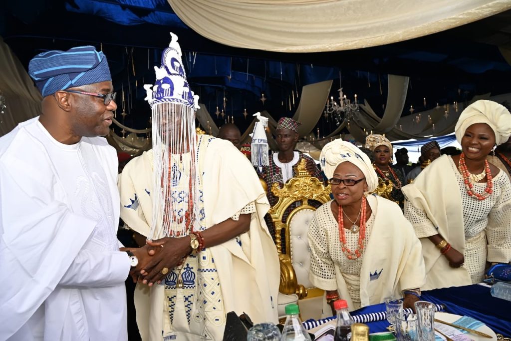 Eleruwa’s coronation: Makinde promises to complete Ido-Eruwa road in 11 months