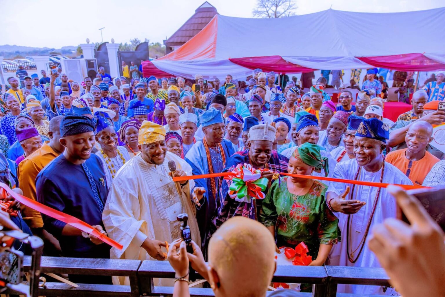Ibarapakan Commends Sola Adeleke, Commissions Renovated Olu of Igbo-Ora Palace