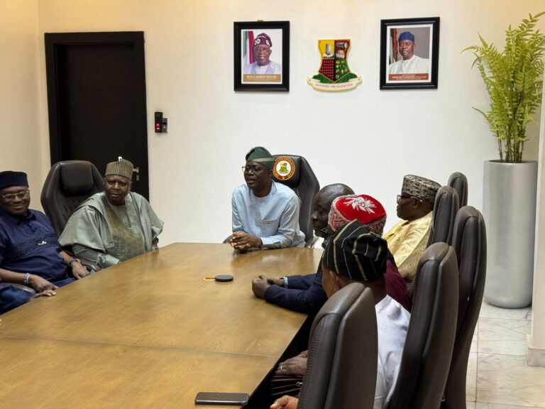 PDP Interim Committee Visits Makinde, Chides FG Over Ogbomoso Kidnapping