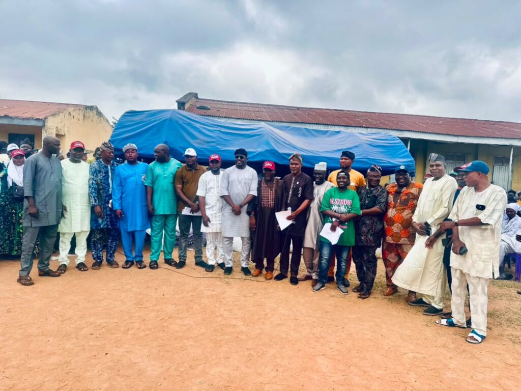 2027: Political Leaders in Oyo Federal Constituency Inaugurate Campaign Council for Seun Ashamu