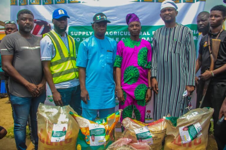 Reps Member, Oyekunle Distributes food Palliative to Ibadan North Residents